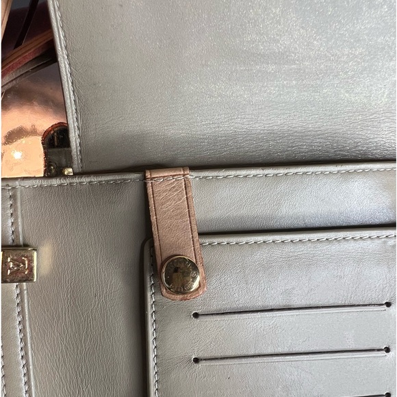 Authentic Louis Vuitton Vernis Crossbody Wallet - Picture 10 of 14